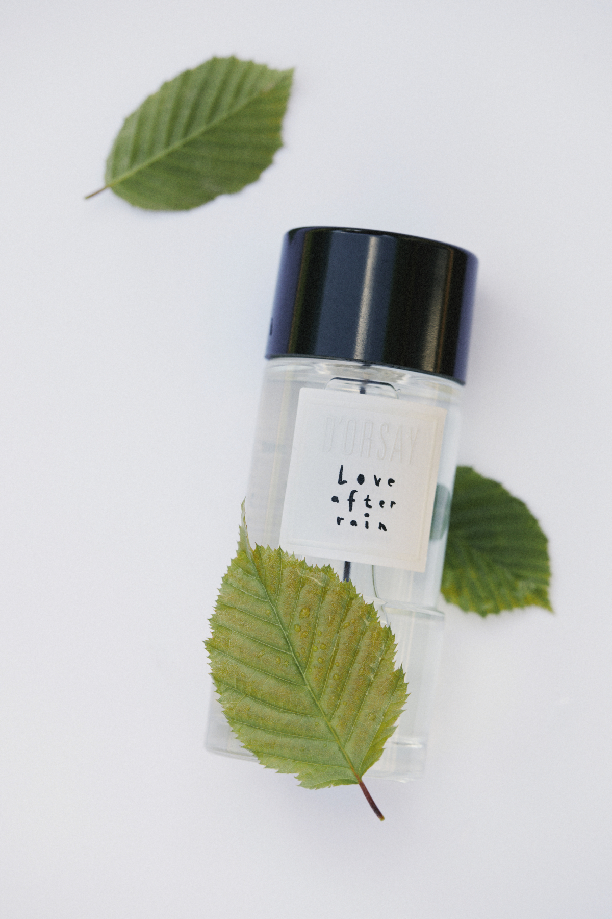 中性香水推薦：D’ORSAY K.M. 雨後依然淡香精 藝術限量版，50ml NT$5,000 / 10ml NT$1,750