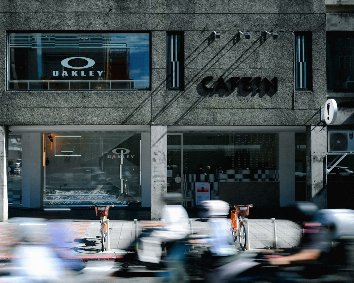 OAKLEY×CAFE!N《GAME ON GO BEYOND》期間限定登場！咖啡店變身機能時尚空間