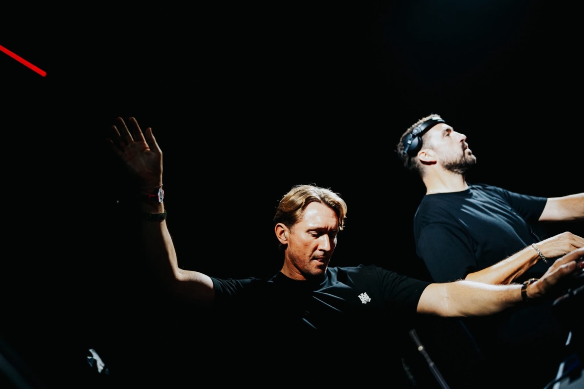 英國電音雙人組CAMELPHAT（駱駝帽樂團）今年受邀Ultra Taiwan首度來台，將在主打Techno音樂曲風的反派舞台RESISITANCE演出。