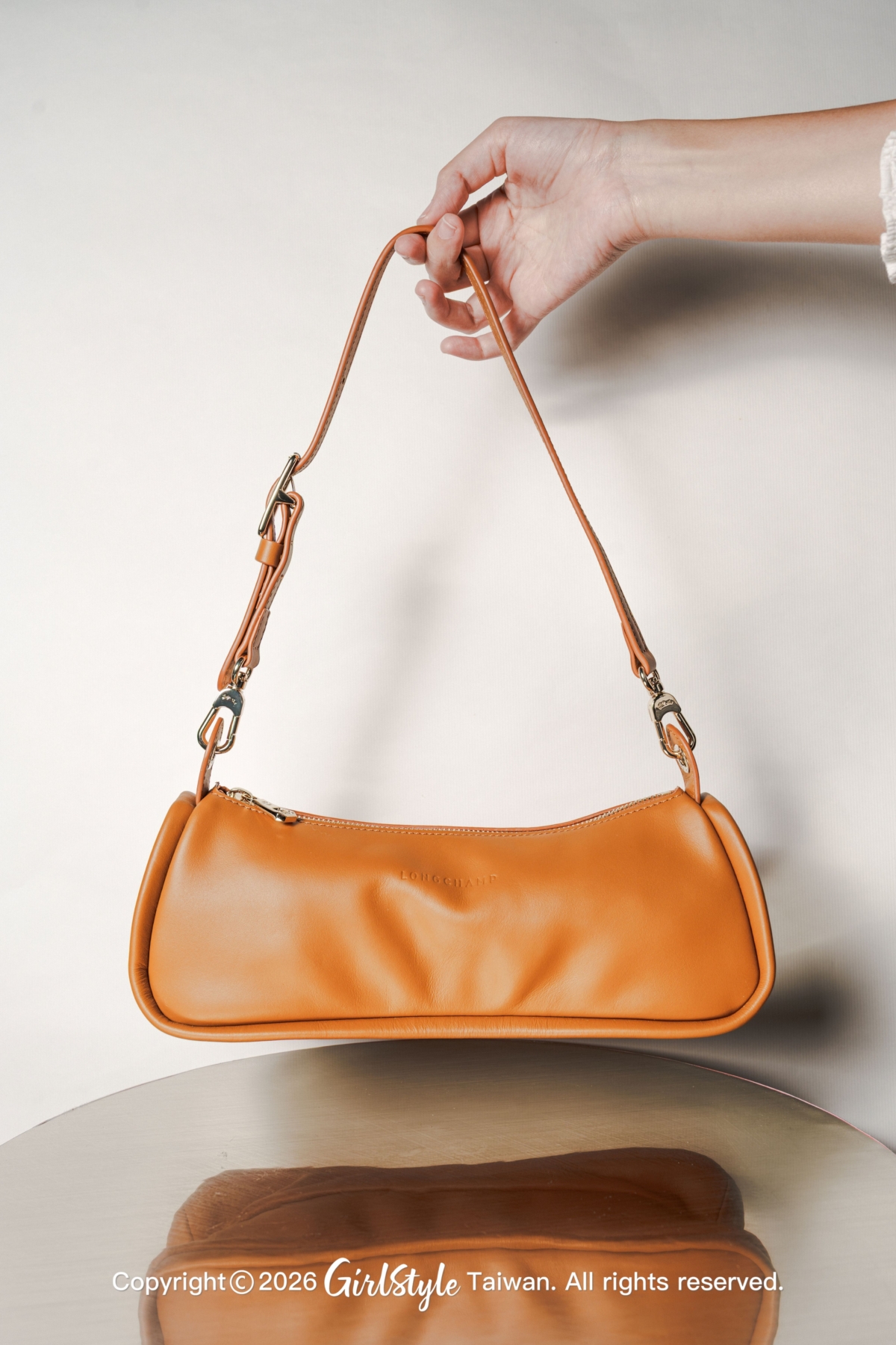 LONGCHAMP Looong 肩揹袋 M淡紅褐色-皮革｜推薦價17,800元