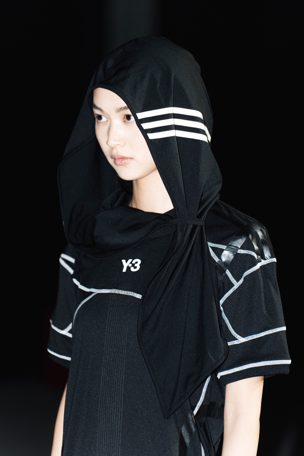 adidas「FUTURE OF THREE」時裝大秀 Y-3 2027 春夏系列 服飾細節